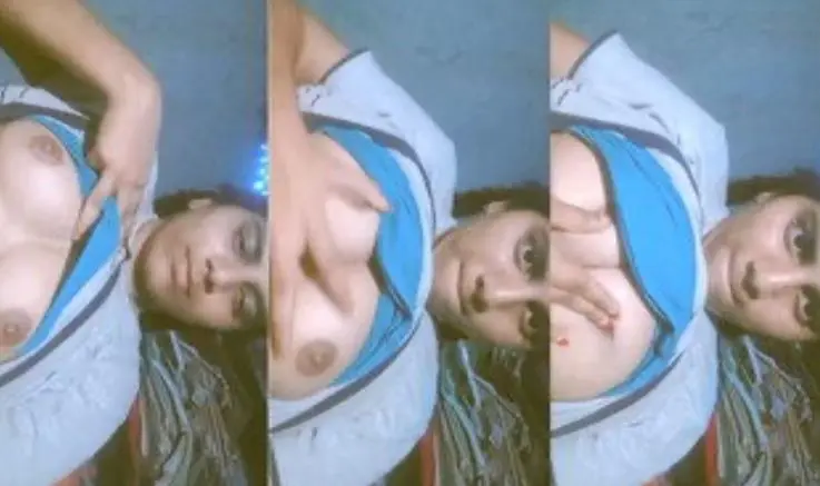 Young Horny Girl Show Her Tit Boobs