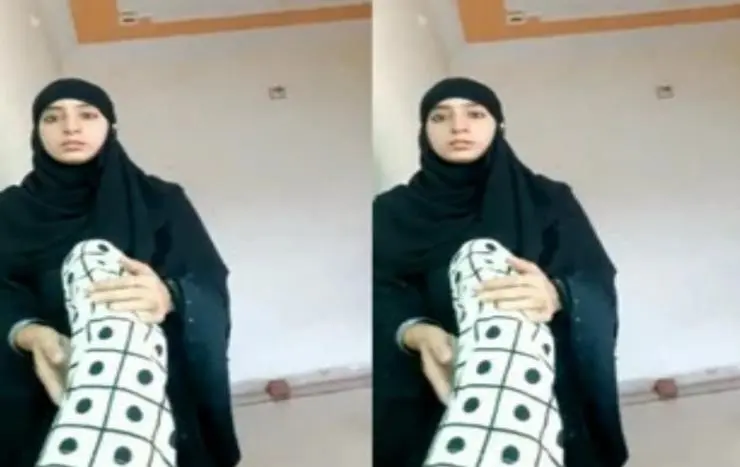 Horny pakistani Girl Show Her Naked Body For Bf