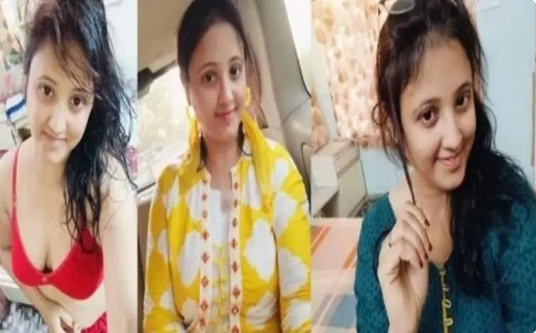 Young College Girl Show Her Tit Boobs