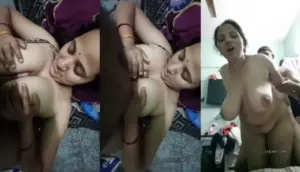 Sexy Desi Bhabhi Show Boobs