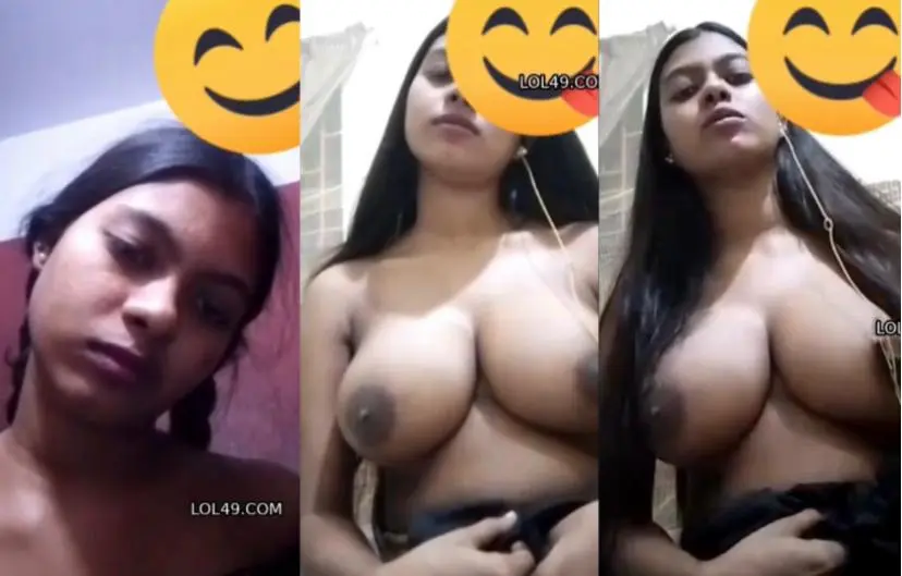 Innocent Girlfriend Show Her Big Boobs On Video Call