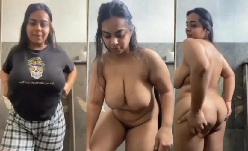 Office Girlfriend Show Her Big Boobs And Ass