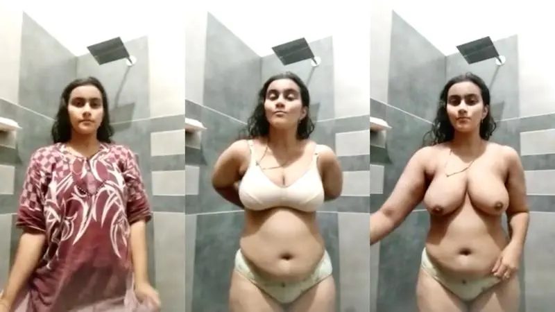 Goa model striping and show her boobs